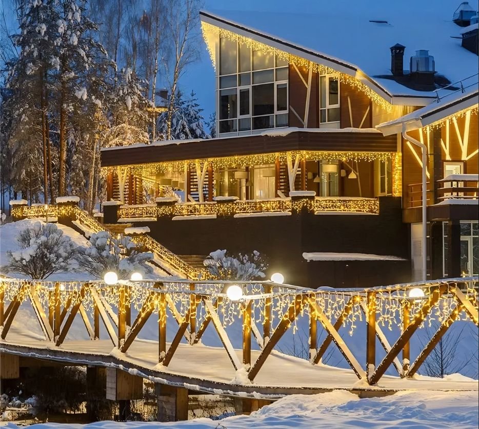 Ilumine seu Natal com a *Cascata de Natal 400 LEDs 10 Metros com Luzes Amarelas*! ✨🎄